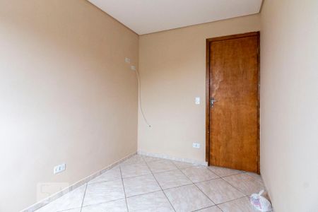 Quarto 1 de casa para alugar com 2 quartos, 45m² em Jardim das Camélias, São Paulo