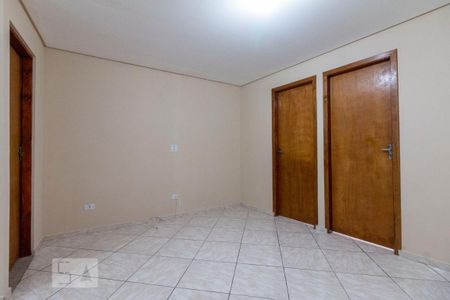 Sala de casa para alugar com 2 quartos, 45m² em Jardim das Camélias, São Paulo