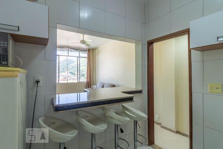 Apartamento para alugar com 75m², 2 quartos e 1 vagaCozinha