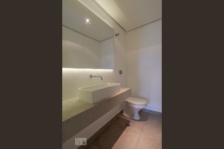 Lavabo de apartamento para alugar com 3 quartos, 110m² em Sumaré, São Paulo