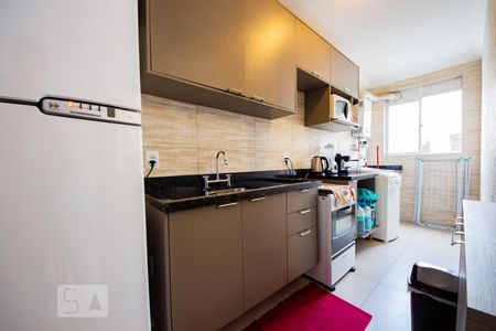 Cozinha  de apartamento para alugar com 2 quartos, 54m² em Jardim Itu Sabará, Porto Alegre