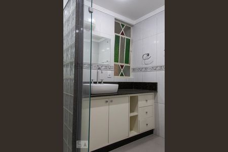 Banheiro de apartamento à venda com 3 quartos, 115m² em Petrópolis, Porto Alegre
