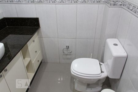 Banheiro de apartamento à venda com 3 quartos, 115m² em Petrópolis, Porto Alegre