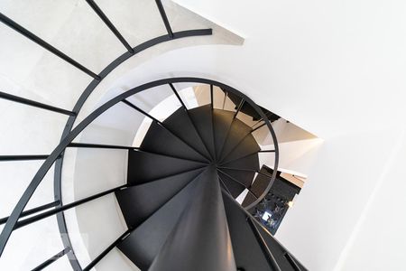 Apartamento para alugar com 88m², 2 quartos e 2 vagas Apartamento para alugar com 88m², 2 quartos e 2 vagasEscada