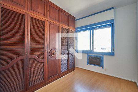 Apartamento à venda com 110m², 4 quartos e 2 vagasQuarto 3