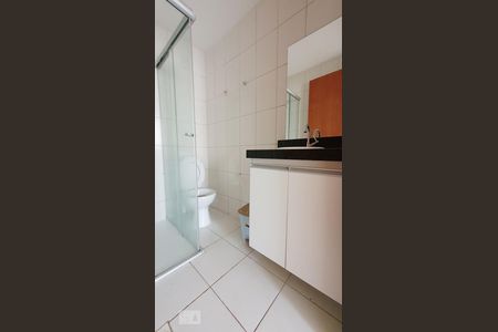 Banheiro de apartamento para alugar com 1 quarto, 42m² em Q 208, Brasília
