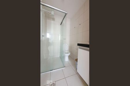 Banheiro de apartamento para alugar com 1 quarto, 42m² em Q 208, Brasília