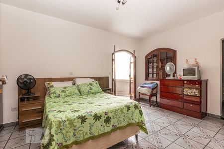 Casa à venda com 222m², 4 quartos e 7 vagasSuíte 