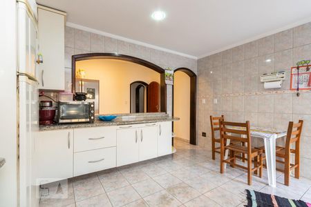 Casa à venda com 222m², 4 quartos e 7 vagasCozinha