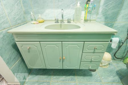 Casa à venda com 222m², 4 quartos e 7 vagasBanheiro suíte 