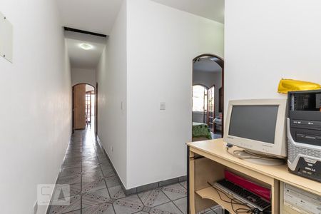 Casa à venda com 222m², 4 quartos e 7 vagasCorredor 