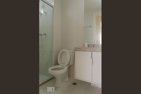 Apartamento para alugar com 90m², 2 quartos e 1 vaga Apartamento para alugar com 90m², 2 quartos e 1 vagaBanheiro 1
