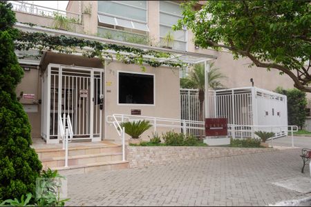Apartamento para alugar com 90m², 2 quartos e 1 vaga Apartamento para alugar com 90m², 2 quartos e 1 vagaFachada