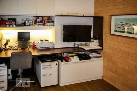 Sala de apartamento à venda com 3 quartos, 94m² em Vila Olímpia, São Paulo