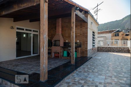 Apartamento para alugar com 150m², 3 quartos e sem vagaÁrea comum