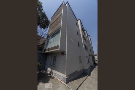 Apartamento para alugar com 55m², 2 quartos e 1 vaga Apartamento para alugar com 55m², 2 quartos e 1 vagaFachada