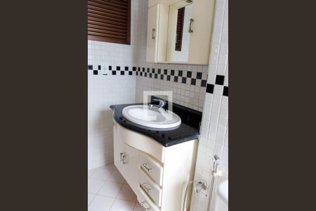 Apartamento à venda com 120m², 3 quartos e 3 vagasBanheiro do Quarto 3