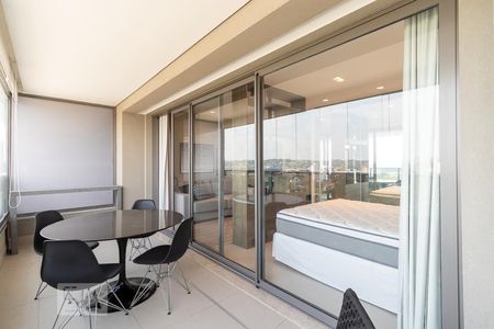 Varanda de kitnet/studio para alugar com 1 quarto, 44m² em Pinheiros, São Paulo