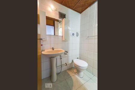 Banheiro de apartamento à venda com 2 quartos, 56m² em Taquara, Rio de Janeiro