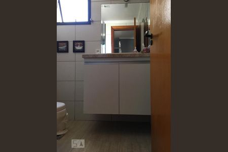 Apartamento à venda com 57m², 2 quartos e 1 vaga Apartamento à venda com 57m², 2 quartos e 1 vagaBanheiro