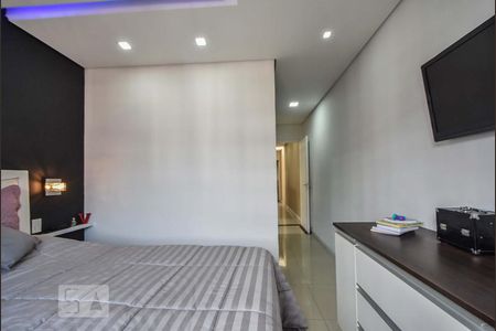 Casa à venda com 220m², 3 quartos e 2 vagasSuíte 01