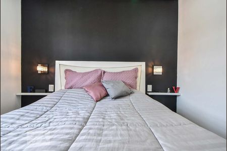 Casa à venda com 220m², 3 quartos e 2 vagasSuíte 01