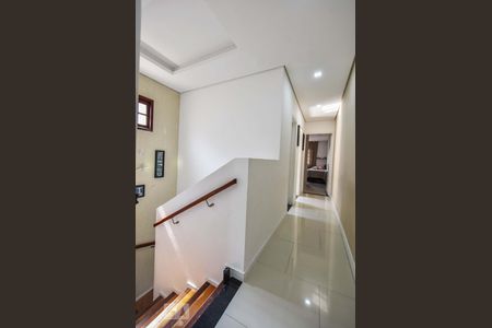 Casa à venda com 220m², 3 quartos e 2 vagasCorredor