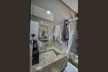 Casa à venda com 220m², 3 quartos e 2 vagasBanheiro 02