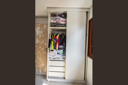 Casa à venda com 220m², 3 quartos e 2 vagasQuarto 02