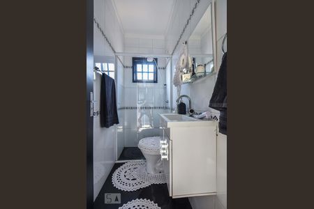 Casa à venda com 220m², 3 quartos e 2 vagasBanheiro 03