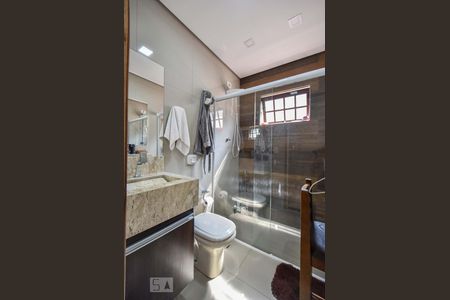 Casa à venda com 220m², 3 quartos e 2 vagasBanheiro 02