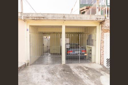 Casa à venda com 60m², 2 quartos e 1 vaga Casa à venda com 60m², 2 quartos e 1 vagaFachada