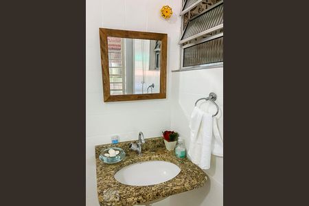 Casa à venda com 180m², 3 quartos e 4 vagasBanheiro 3