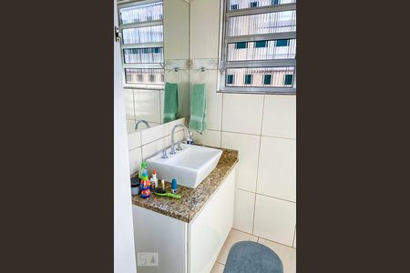 Casa à venda com 180m², 3 quartos e 4 vagasBanheiro 2