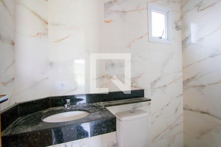 Casa à venda com 100m², 2 quartos e 2 vagasBanheiro do quarto 1