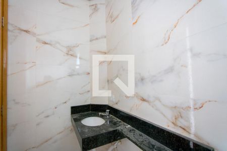 Casa à venda com 100m², 2 quartos e 2 vagasBanheiro do quarto 1