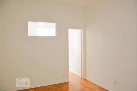 Sala  de apartamento para alugar com 1 quarto, 40m² em Botafogo, Rio de Janeiro