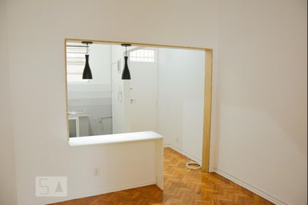 Sala  de apartamento para alugar com 1 quarto, 40m² em Botafogo, Rio de Janeiro