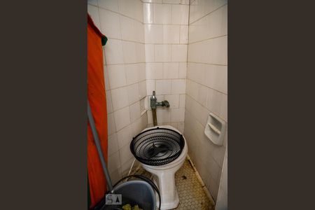 Apartamento para alugar com 90m², 3 quartos e sem vaga Apartamento para alugar com 90m², 3 quartos e sem vagaBanheiro de Serviço