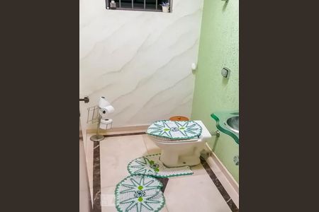 Casa à venda com 140m², 3 quartos e 2 vagasBanheiro