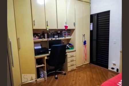 Casa à venda com 140m², 3 quartos e 2 vagasQuarto