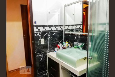 Casa à venda com 140m², 3 quartos e 2 vagasBanheiro