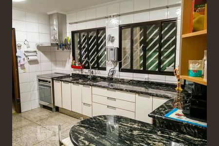 Casa à venda com 140m², 3 quartos e 2 vagasCozinha