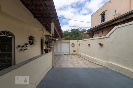 área externa de casa à venda com 3 quartos, 90m² em Universitário, Belo Horizonte