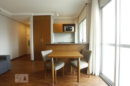 Sala de kitnet/studio para alugar com 2 quartos, 50m² em Consolação, São Paulo
