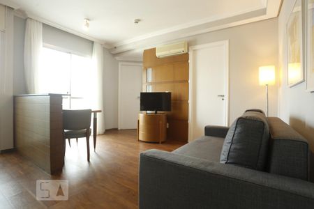 Sala de kitnet/studio para alugar com 2 quartos, 50m² em Consolação, São Paulo