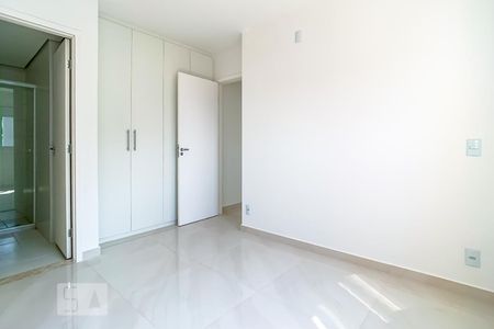 Apartamento à venda com 66m², 2 quartos e 2 vagasSuíte