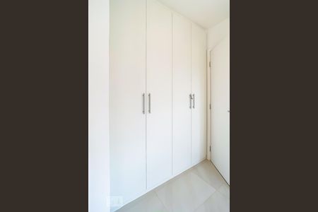 Apartamento à venda com 66m², 2 quartos e 2 vagasSuíte - Armário