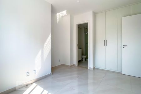 Apartamento à venda com 66m², 2 quartos e 2 vagasSuíte