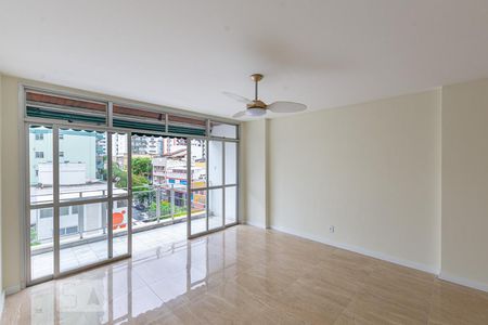 Apartamento para alugar com 160m², 3 quartos e 1 vagaSala